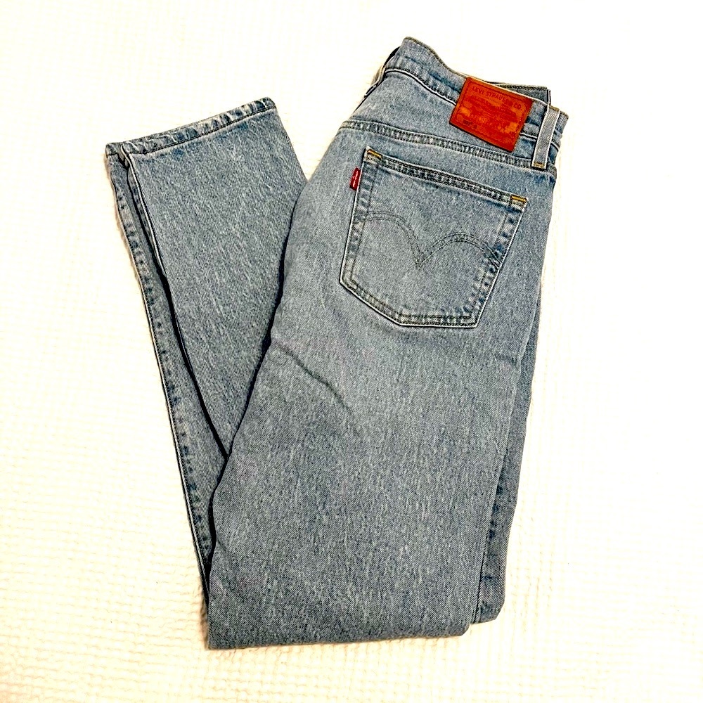 Levi’s 501 Skinny Women’s Light Wash Denim Jeans